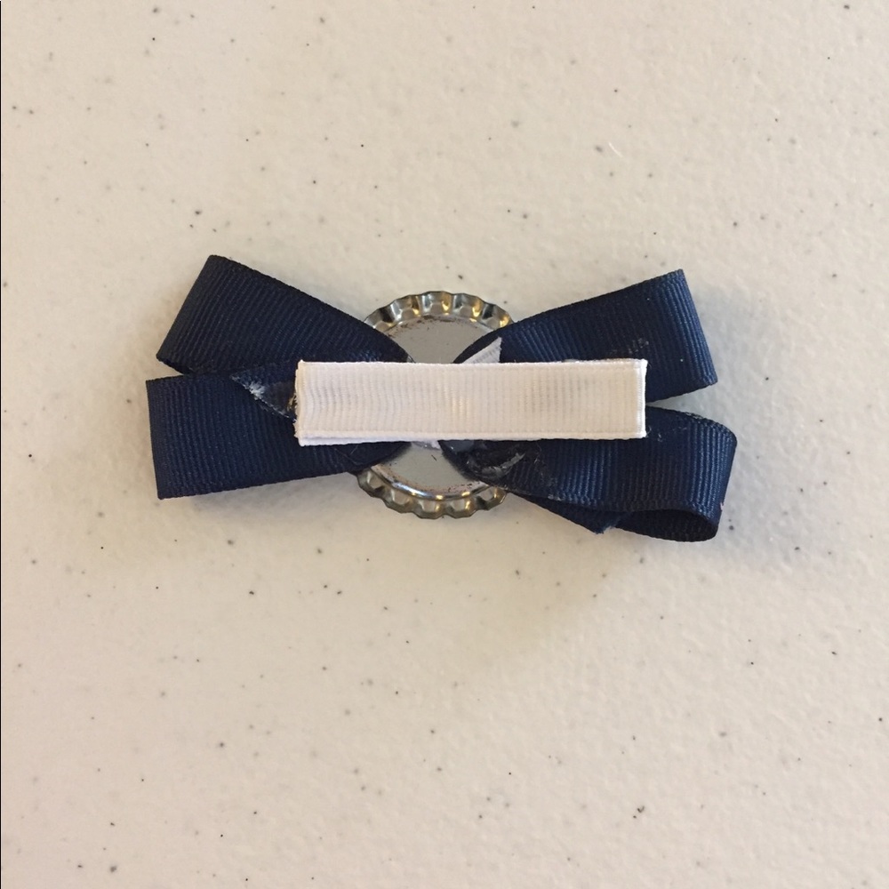 WV Hair Accessory - Picture 2 of 2